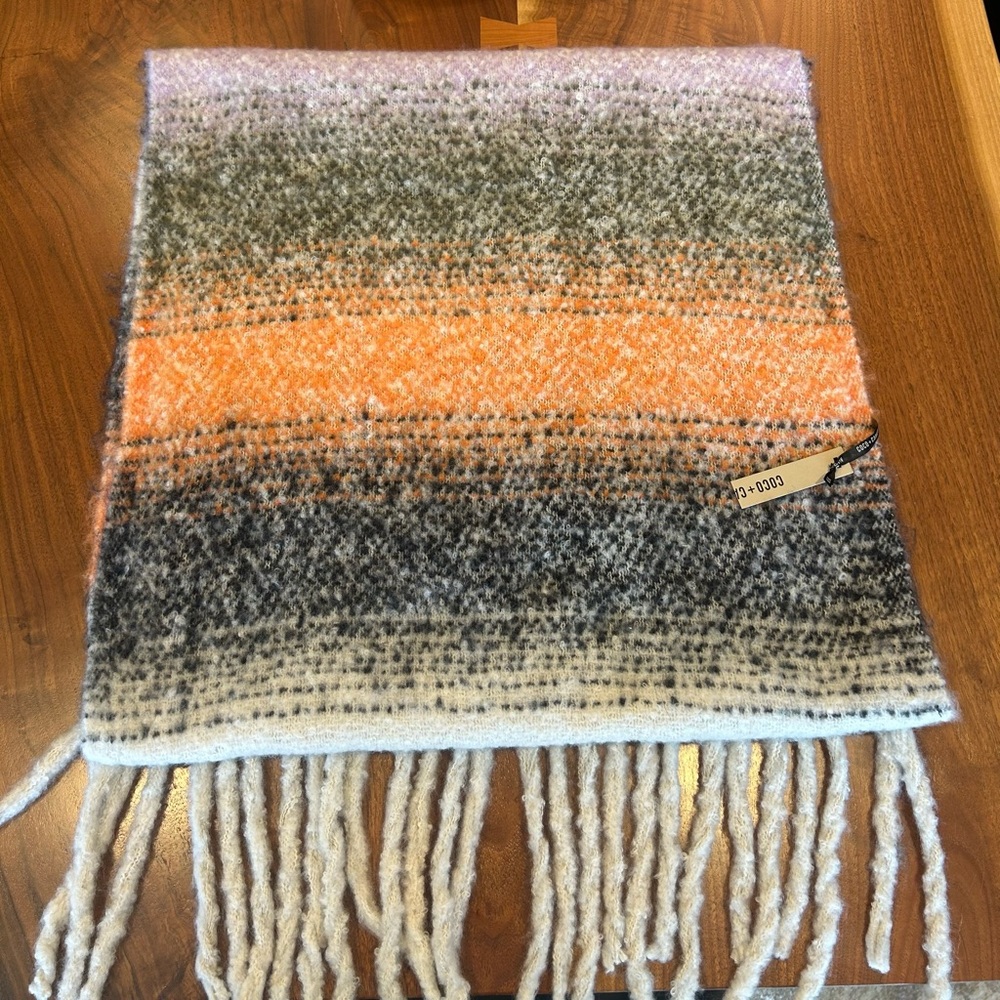 NWT Coco + Carmen Blanket Scarf